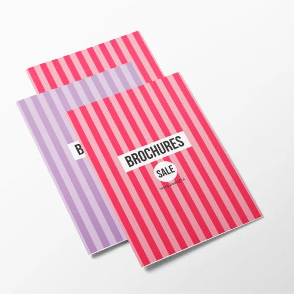 Brochures gestapeld